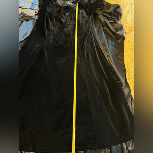 Eddie Bauer Vintage Velvet Half Sleeve Bateau Neckline Dress‎ - Picture 3 of 7